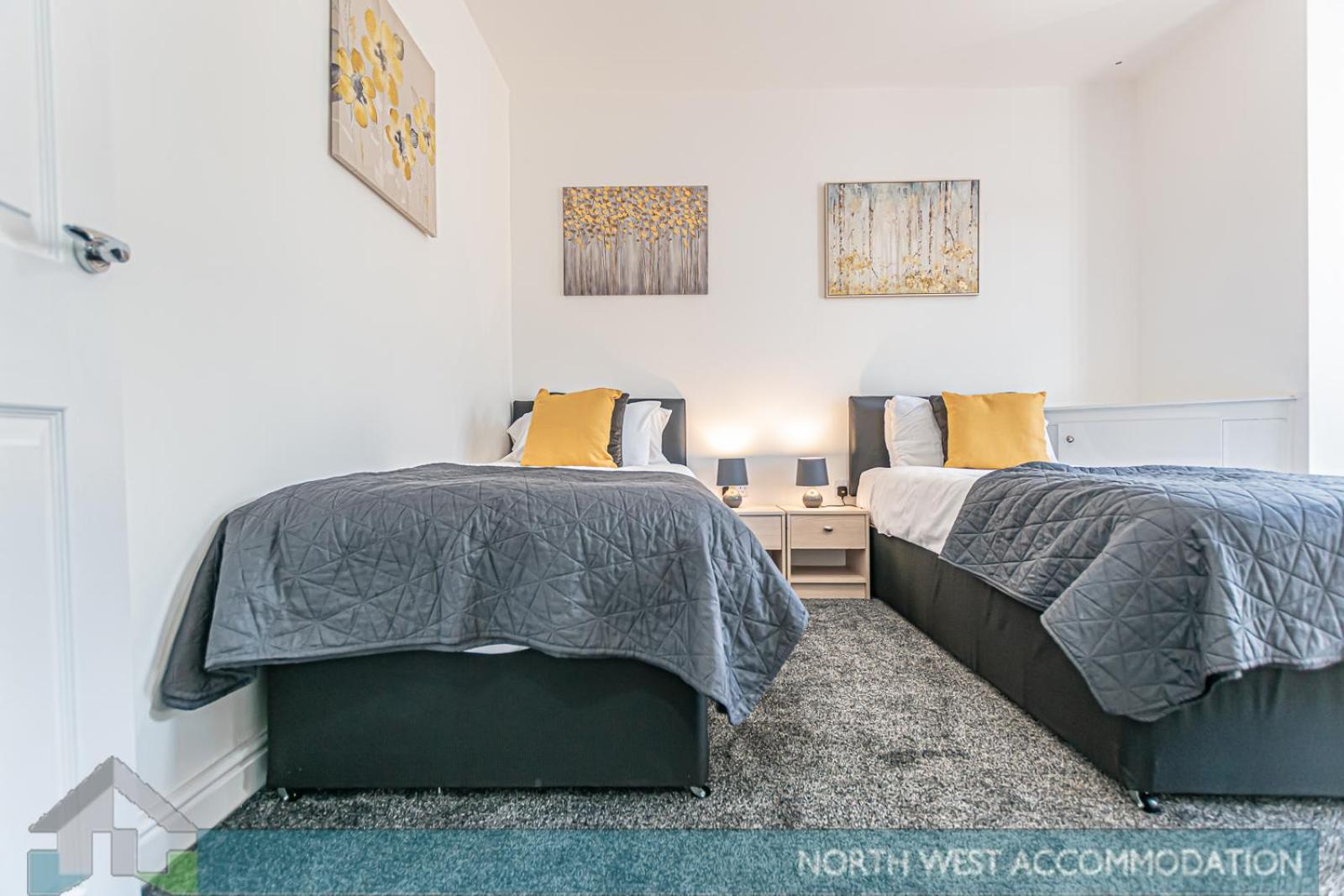 Wellfield Serviced Accommodation วอร์ริงตัน ภายนอก รูปภาพ